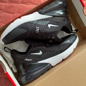 Nike Air Max 270